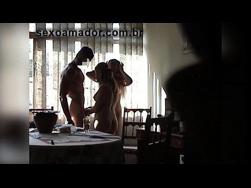 ❤️ Секс приятели канят гигантски мъж и тройка с него ❤ Ебане видео в bg.sexarxiv.ru ☑